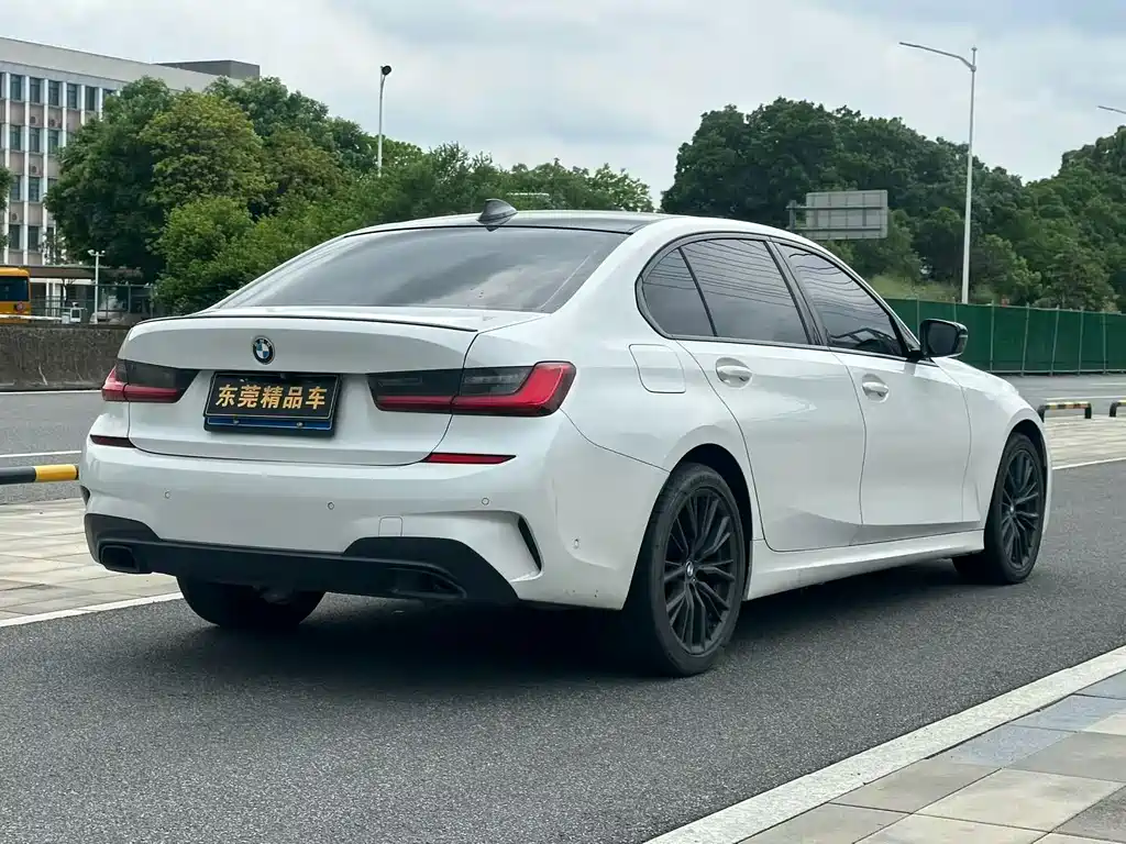 BMW 3 Series — миниатюра 4