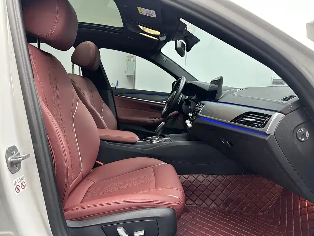 BMW 5 Series — миниатюра 14