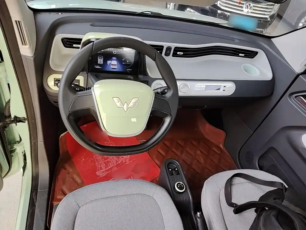 Wuling MINIEV — миниатюра 10