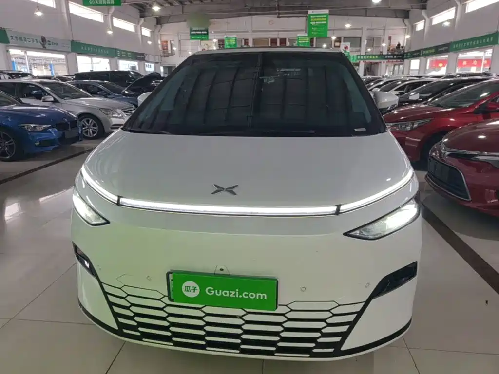 XPeng X9 — миниатюра 3