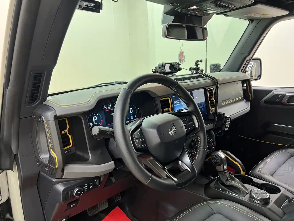 Ford Bronco — миниатюра 13
