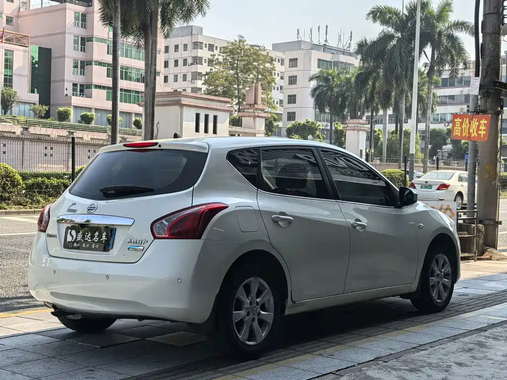 Nissan Tiida — миниатюра 4