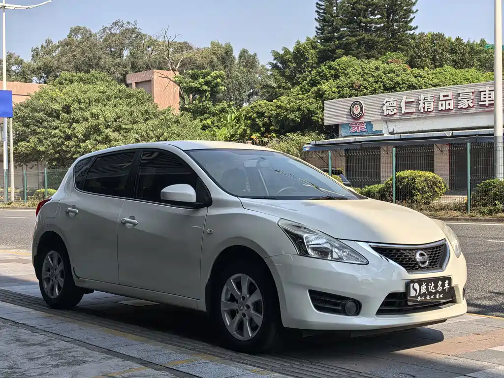Nissan Tiida — миниатюра 3