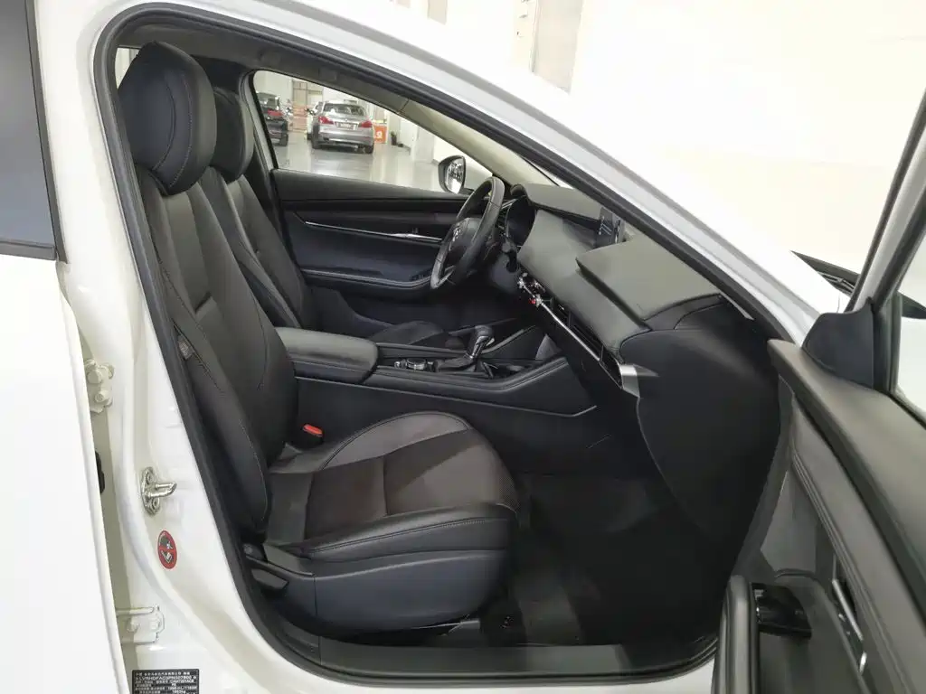 Mazda 3 Axela — миниатюра 23
