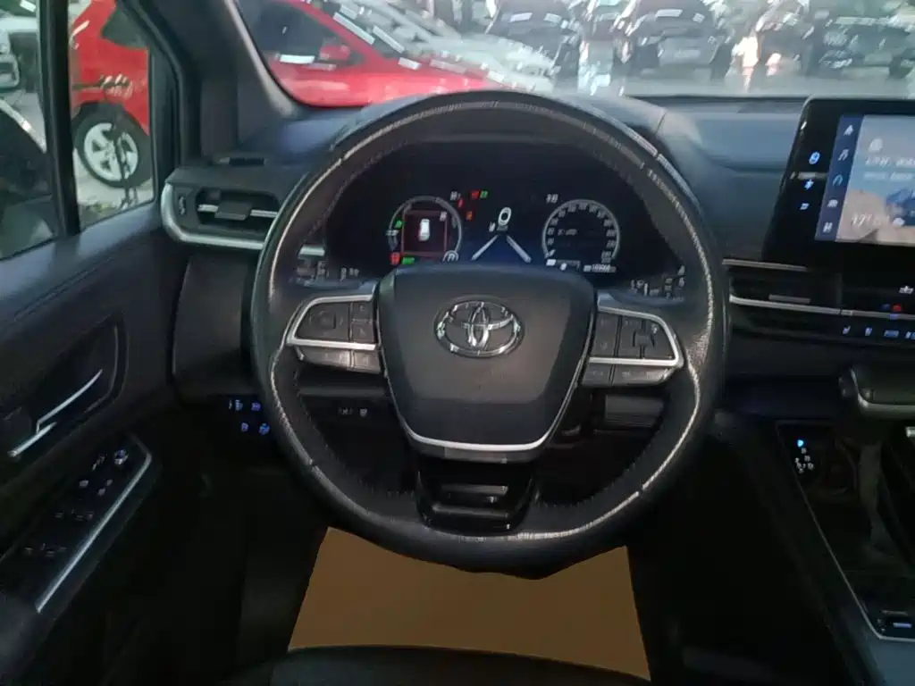 Toyota Sienna — миниатюра 11