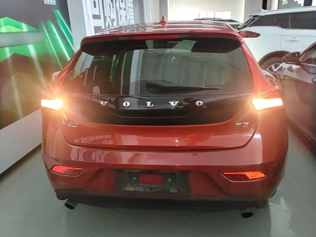 Volvo V40 — миниатюра 6
