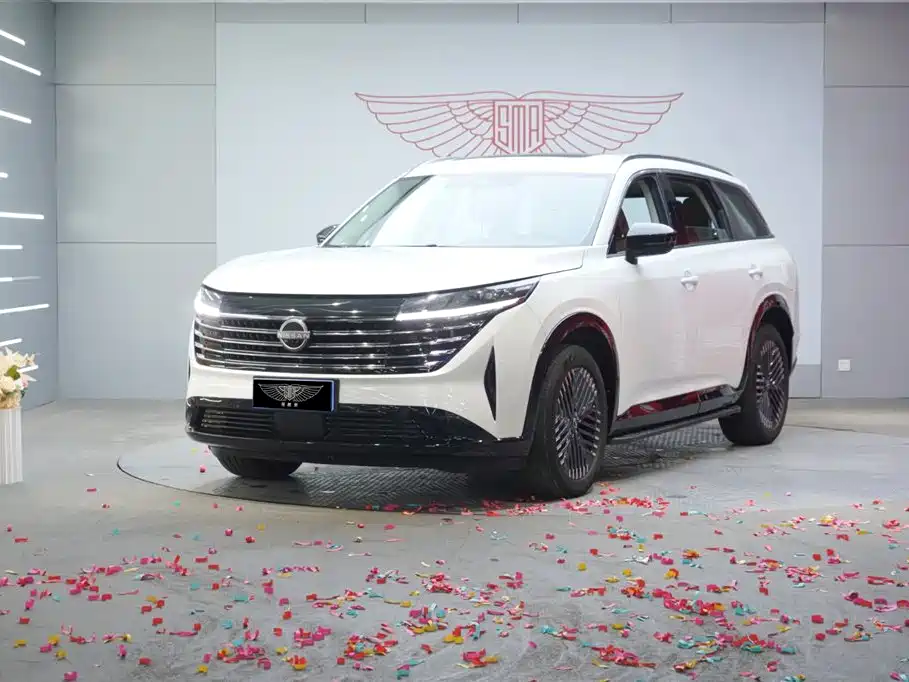 NISSAN EXPLORING THE LAND