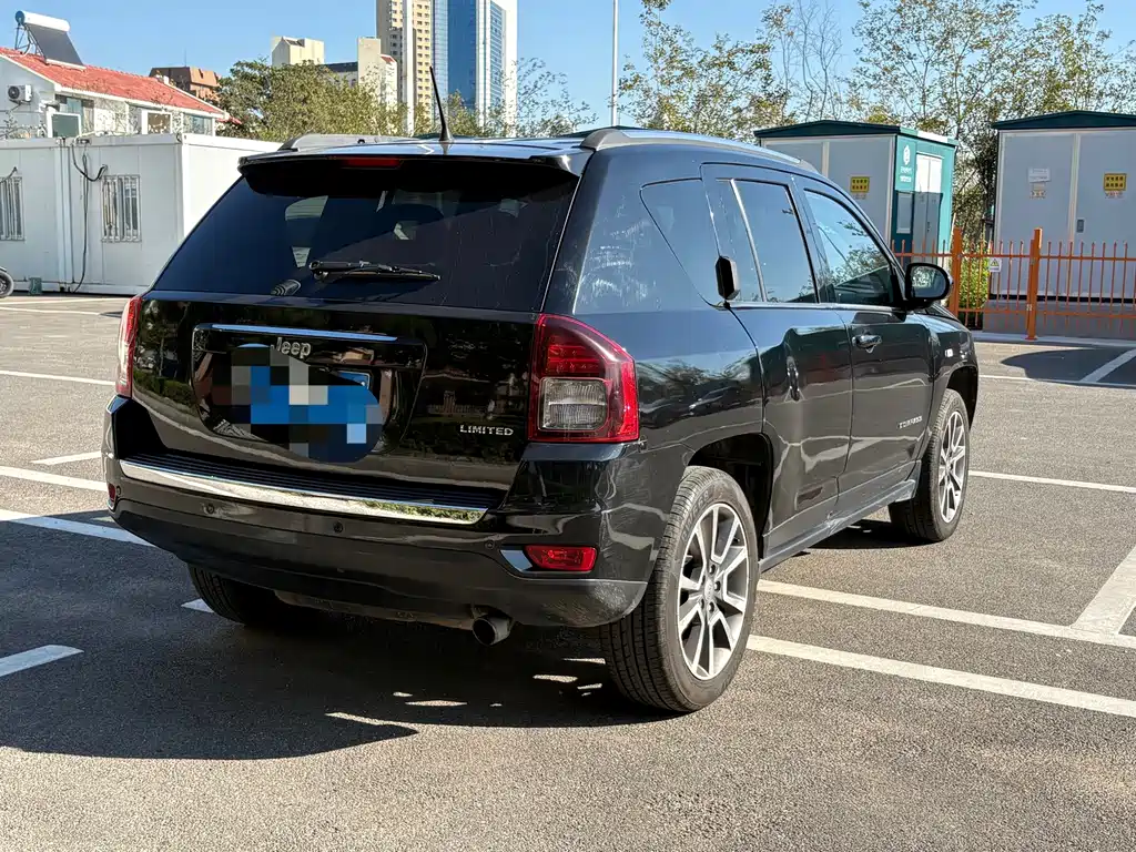 Jeep Compass (Import) — миниатюра 4