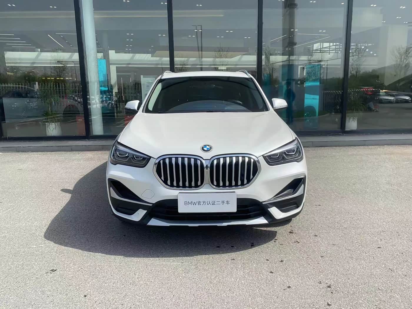 BMW X1 1.5 л 2021 г. Белый, пробег 47000 км