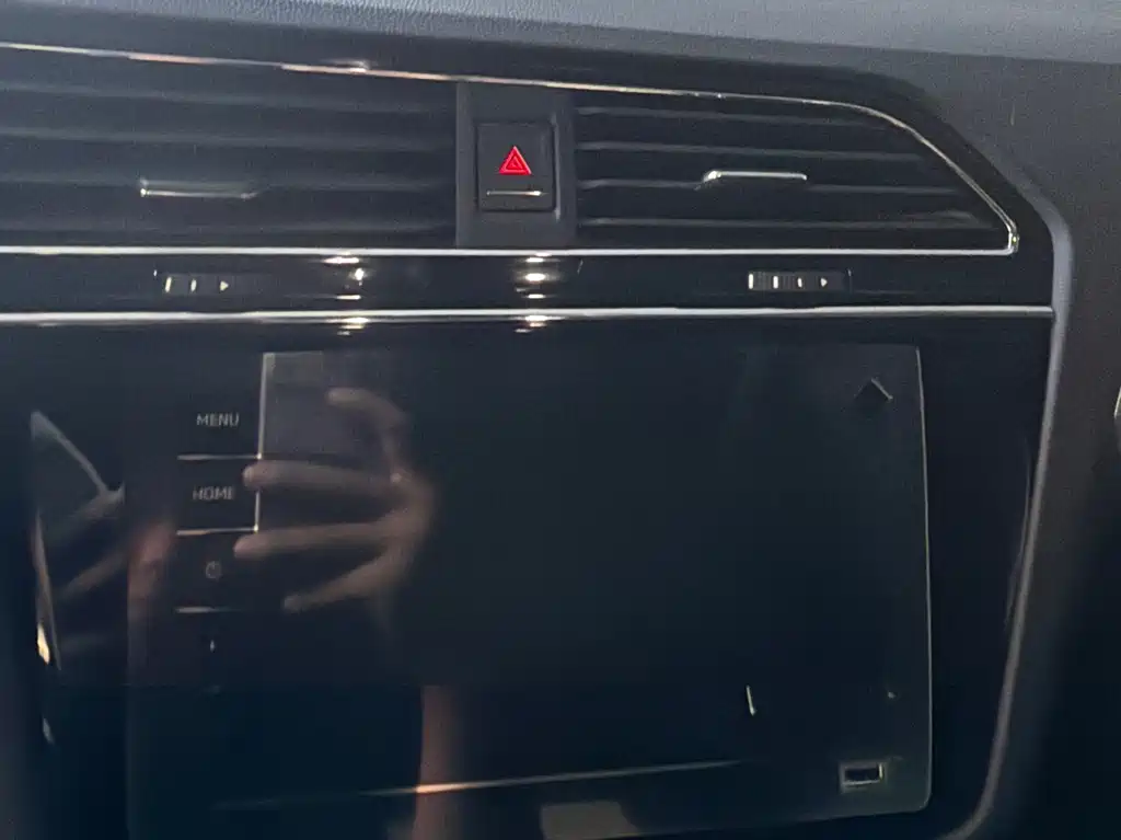 Volkswagen Tiguan L — миниатюра 12