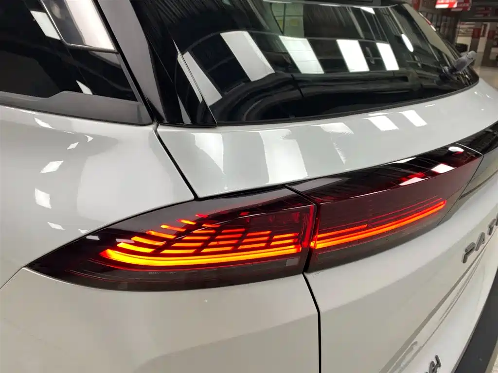 NISSAN EXPLORING THE LAND