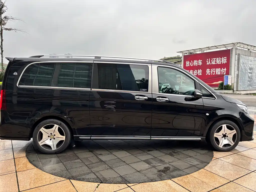 Mercedes-Benz Vito 2021 2.0T 7 мест