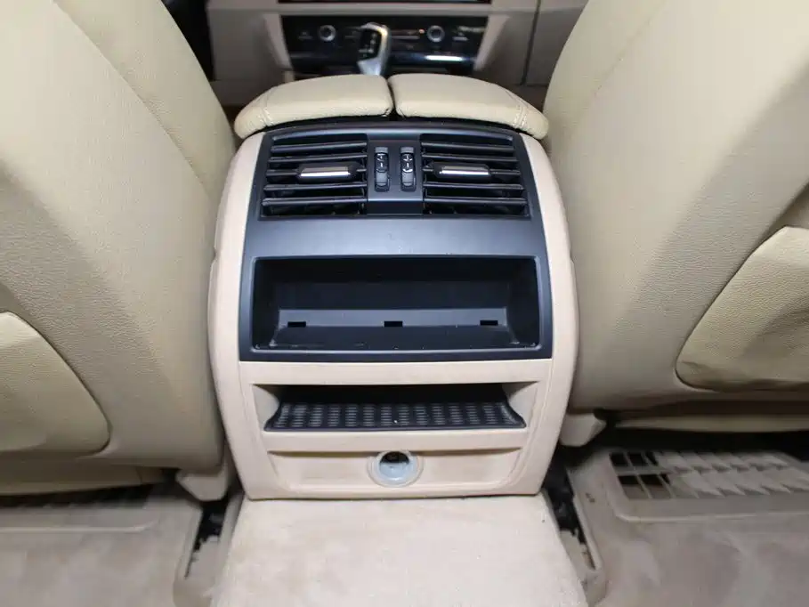 BMW 5 Series — миниатюра 10