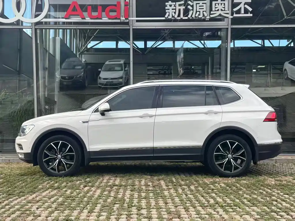 Volkswagen Tiguan L — миниатюра 3