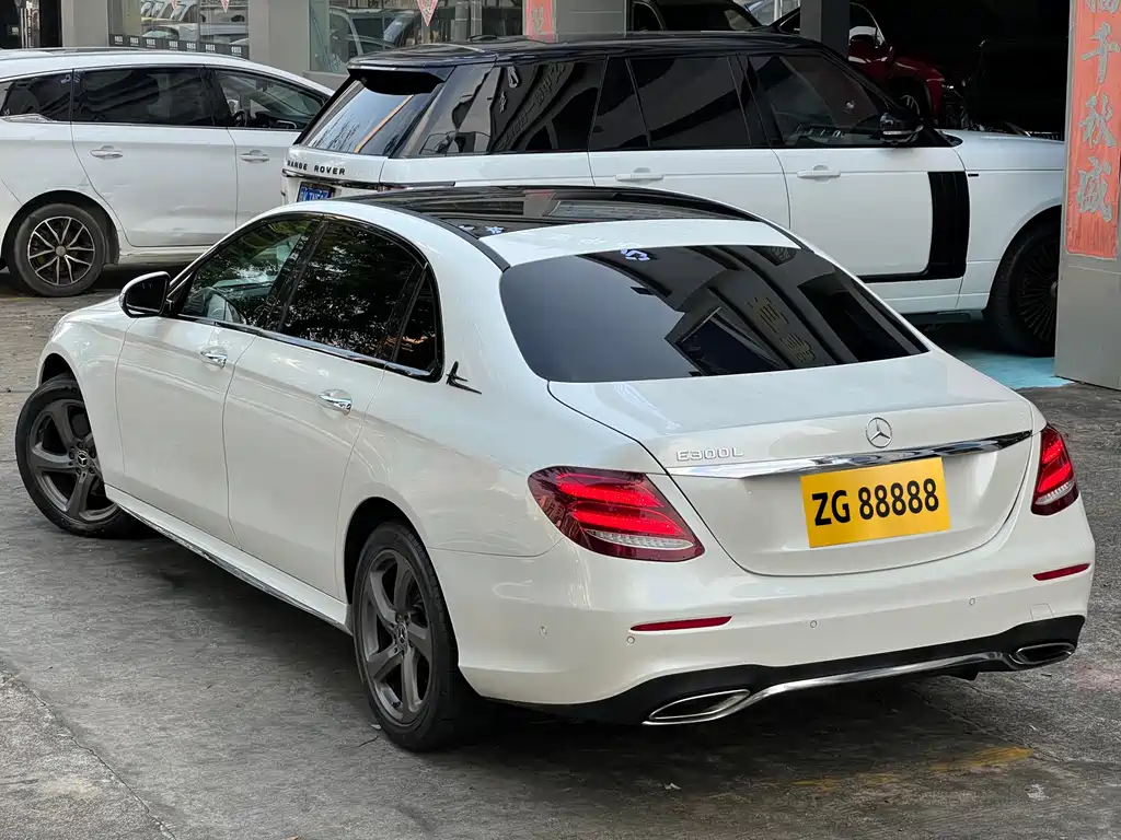 Mercedes-Benz E-Class — миниатюра 6