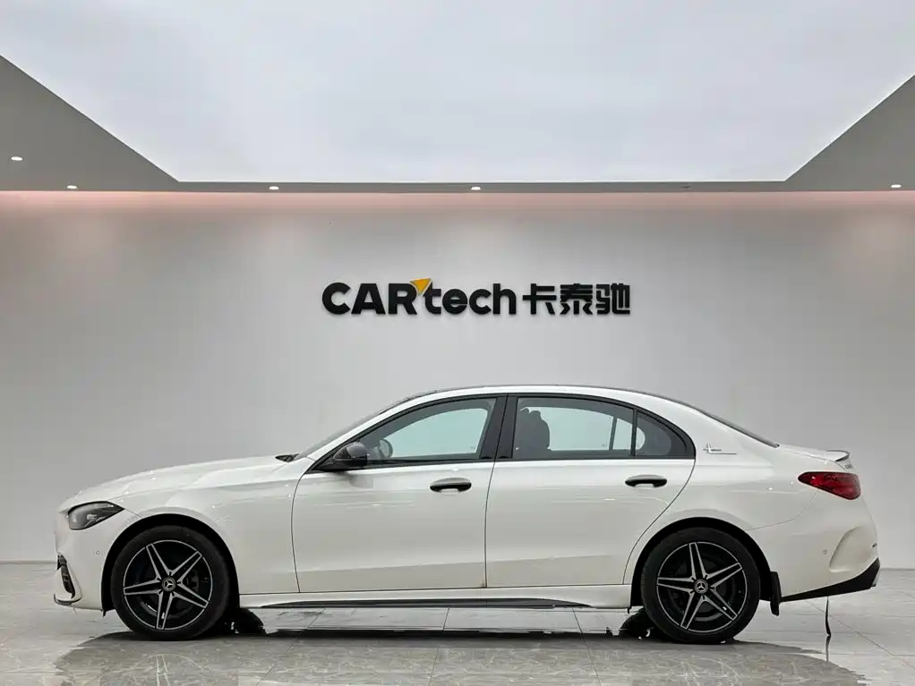 Mercedes-Benz C-Class — миниатюра 2