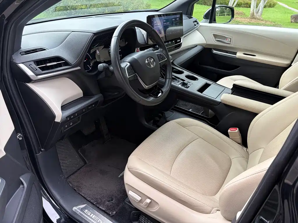 Toyota Sienna — миниатюра 5