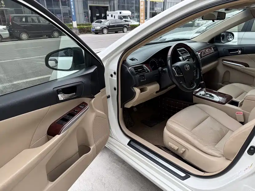 Toyota Camry — миниатюра 16