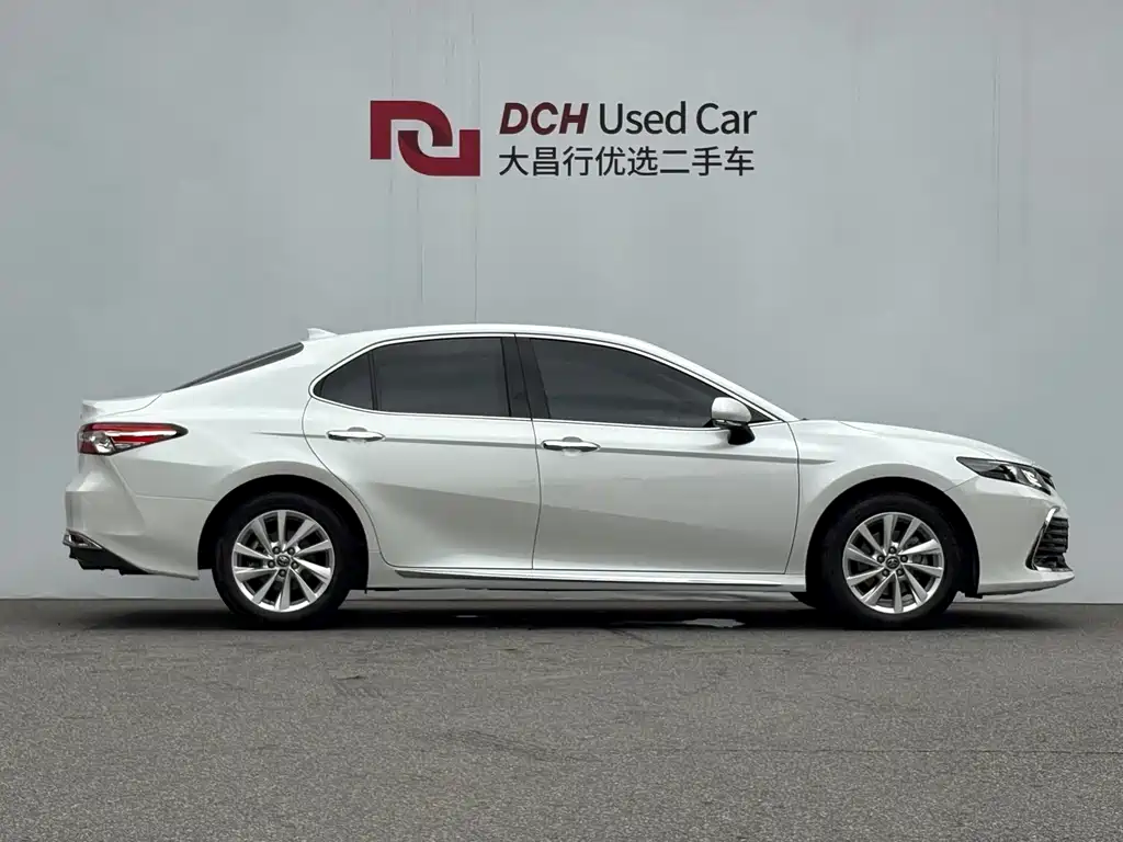 Toyota Camry 2023 2.0G Luxury