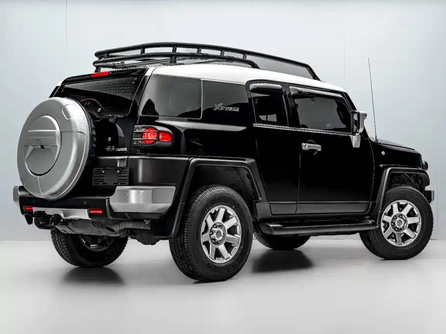 Toyota FJ Cruiser — миниатюра 7