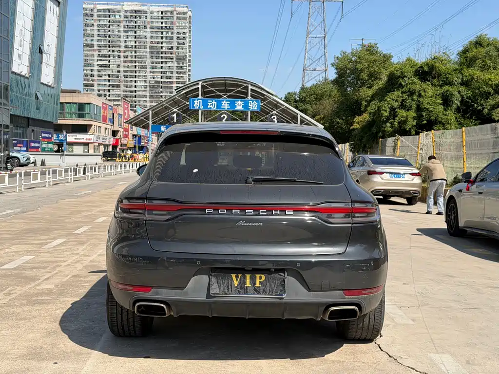 Porsche Macan — миниатюра 8