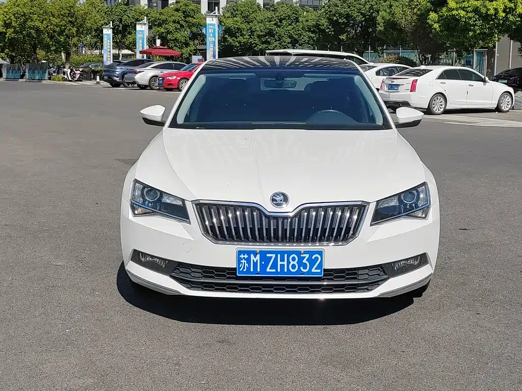 Skoda Superb — миниатюра 2