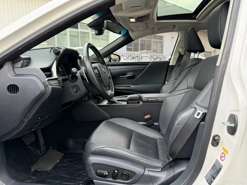 Lexus ES — миниатюра 4