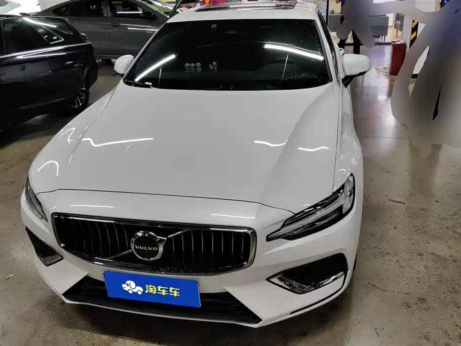 Volvo S60 2026 B4 Luxury