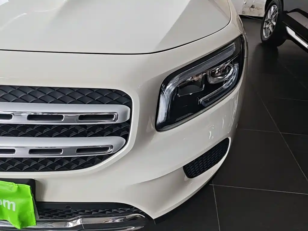 Mercedes-Benz GLB — миниатюра 24