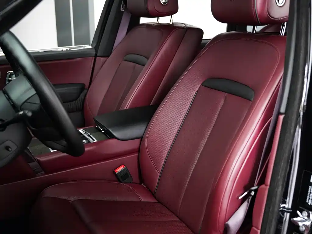 Rolls-Royce Cullinan 2018 мест