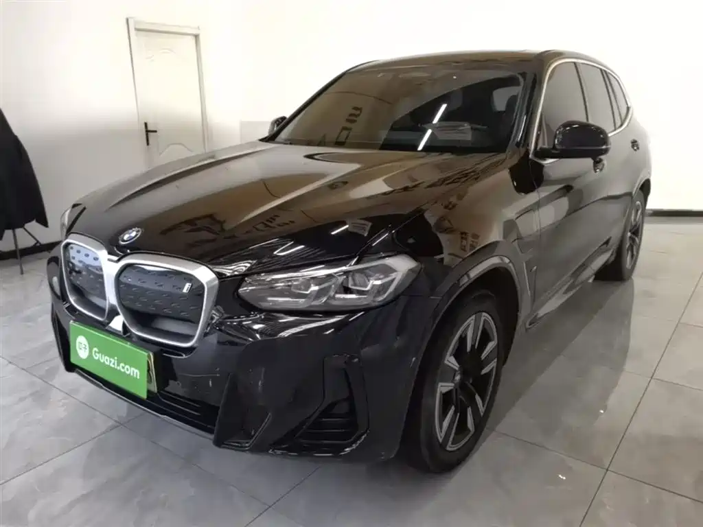 BMW iX3 2023