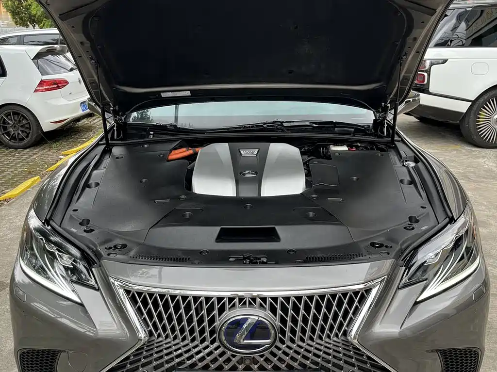 Lexus LS — миниатюра 11