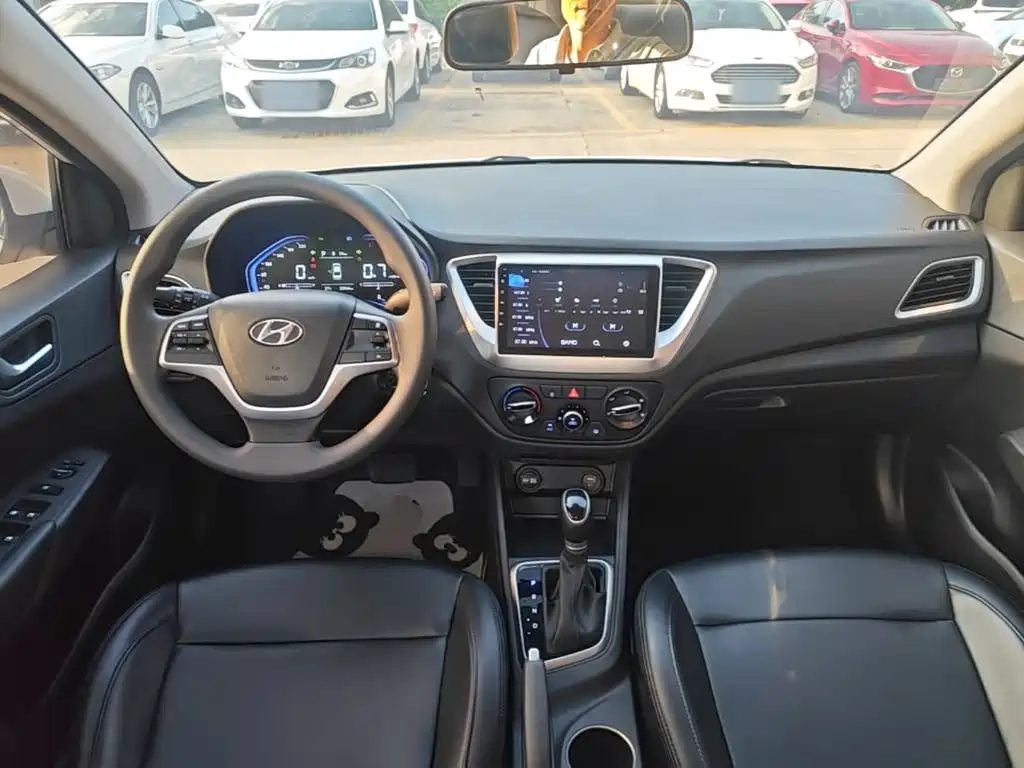 Hyundai Verna — миниатюра 10