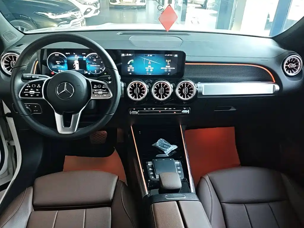 Mercedes-Benz GLB — миниатюра 10