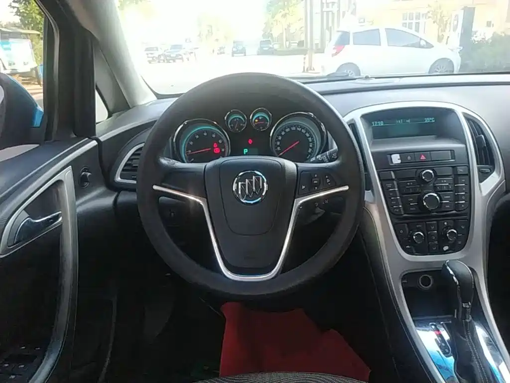Buick Excelle — миниатюра 11
