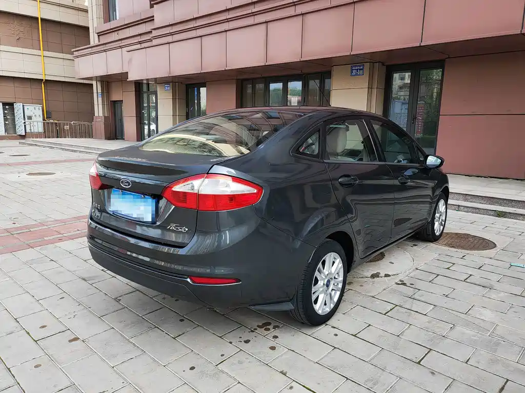 Ford Fiesta — миниатюра 4