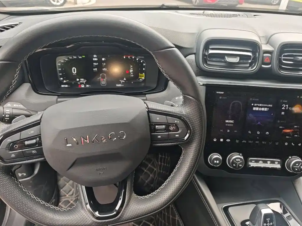 Lynk & Co 02 Hatchback — миниатюра 11