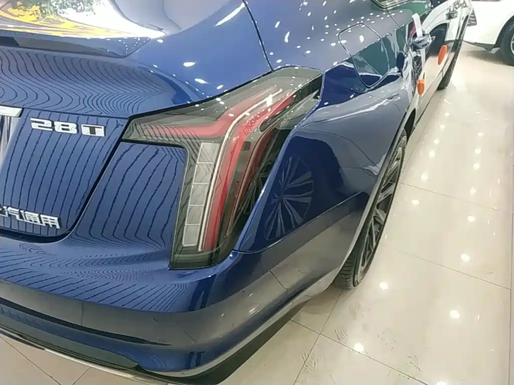 Cadillac CT5 — миниатюра 8