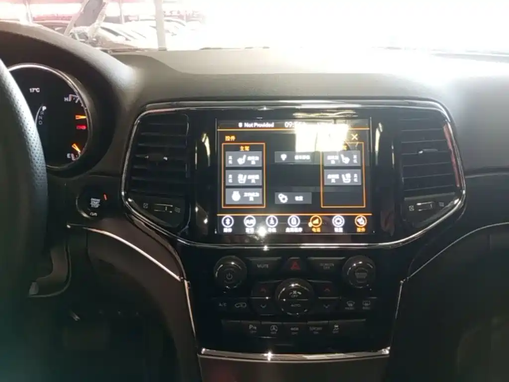 Jeep Grand Cherokee (Import) — миниатюра 13