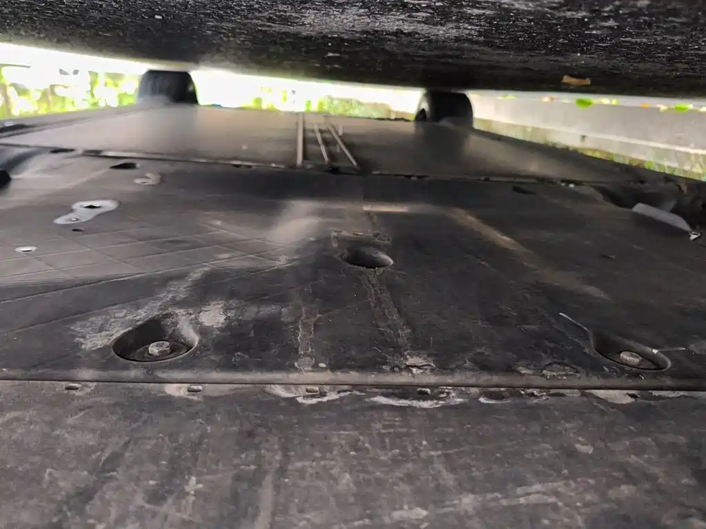 Tesla Model Y — миниатюра 21