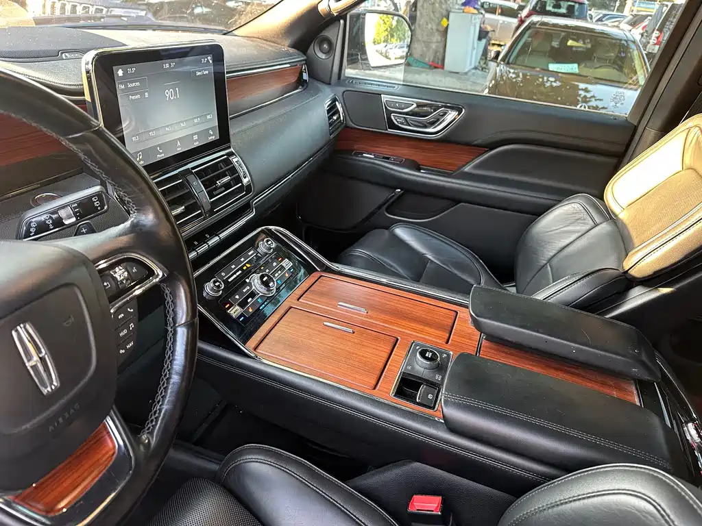 Lincoln Navigator — миниатюра 10