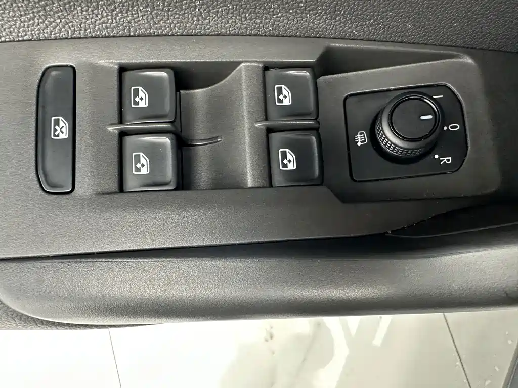 Volkswagen T-Cross — миниатюра 11
