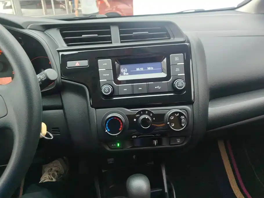 Honda Fit — миниатюра 13