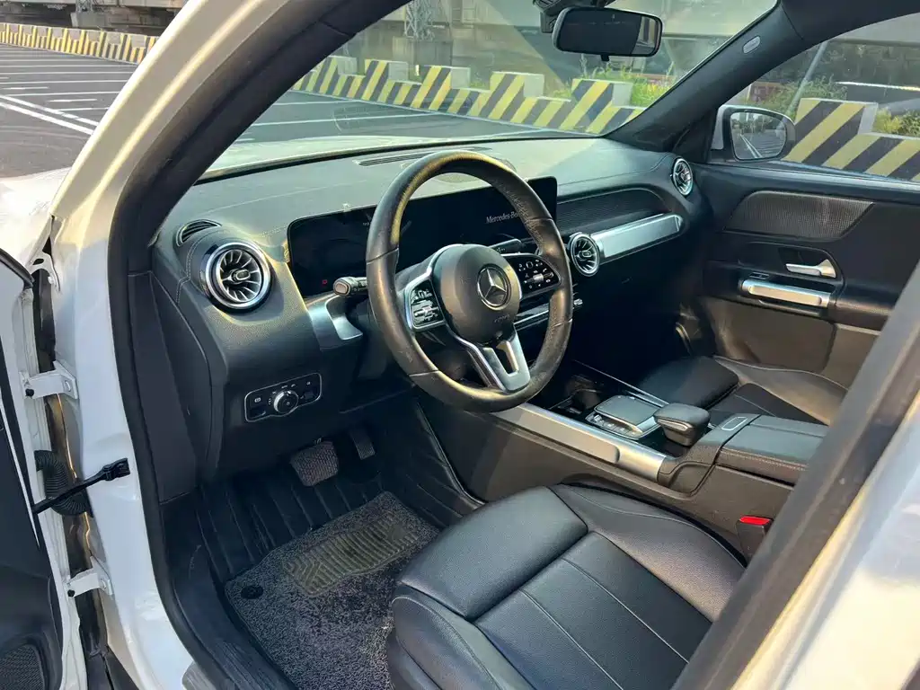 Mercedes-Benz GLB — миниатюра 4