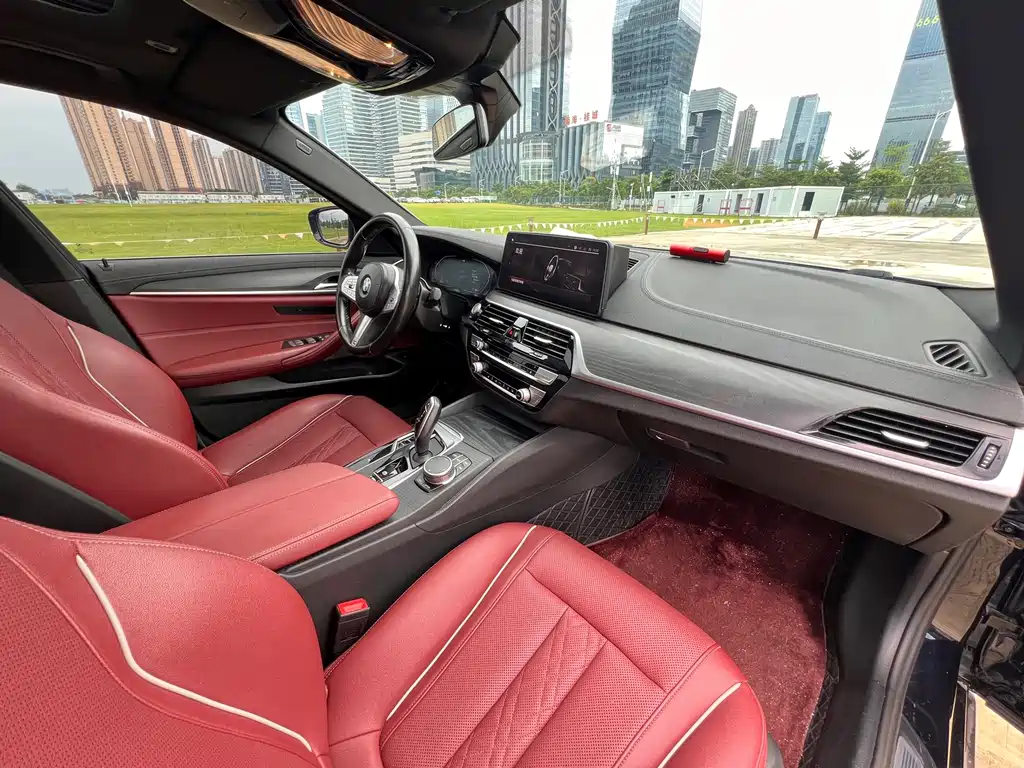 BMW 5 Series — миниатюра 12
