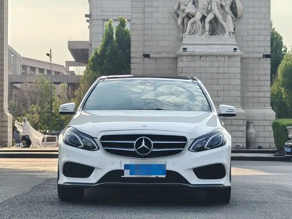 Mercedes-Benz E-Class — миниатюра 2