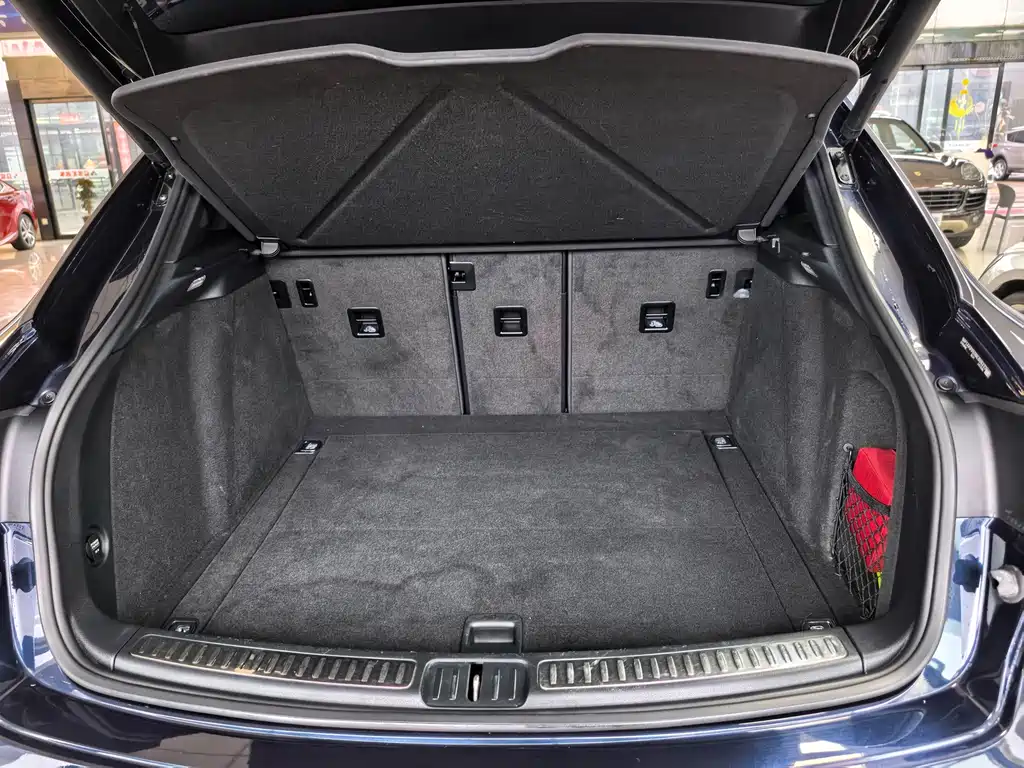 Porsche Macan — миниатюра 18