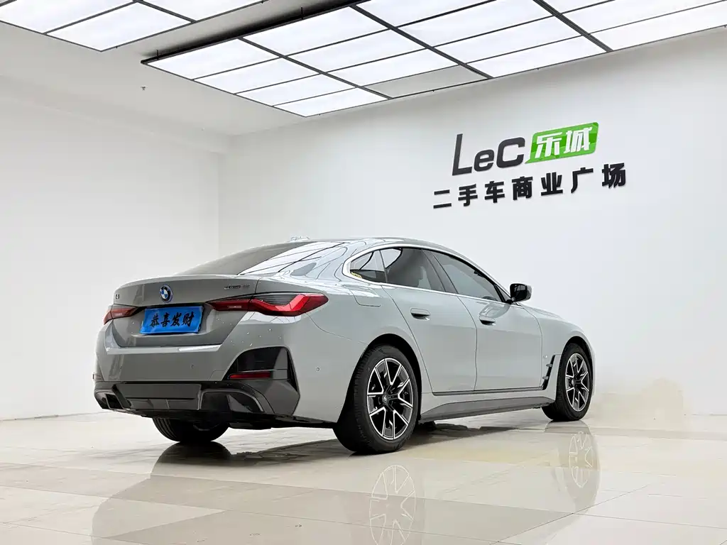 BMW i4 — миниатюра 17