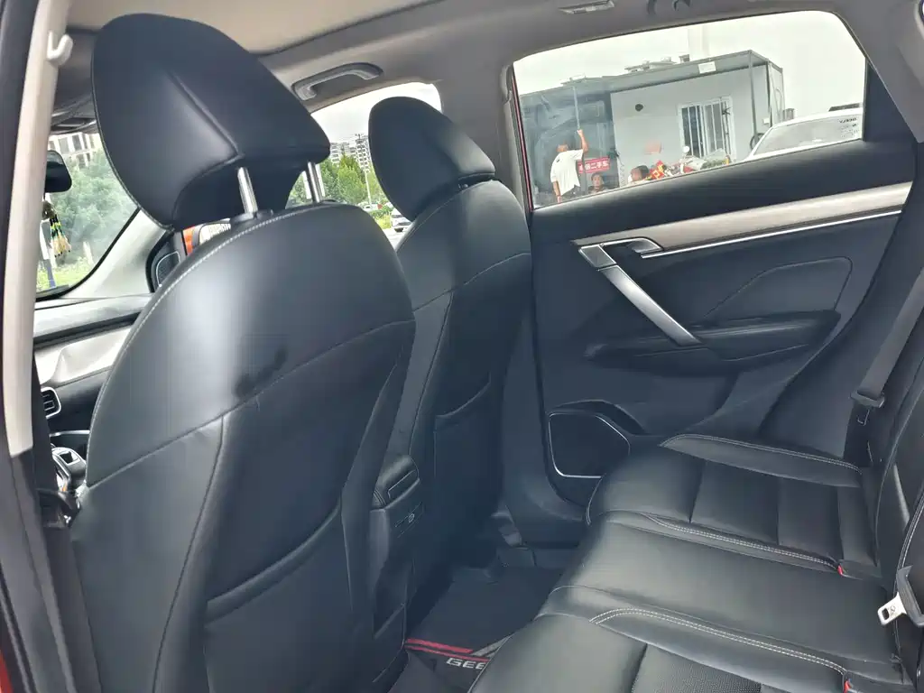 Geely Binyue — миниатюра 14
