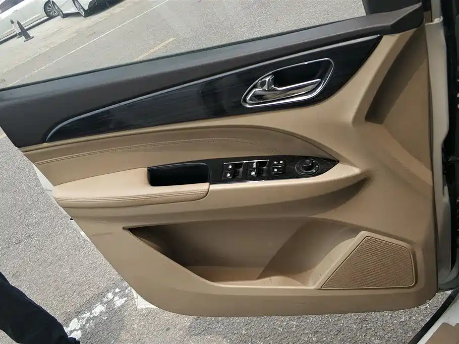 Baojun 730 2016 1.5T MT Luxury 7 мест